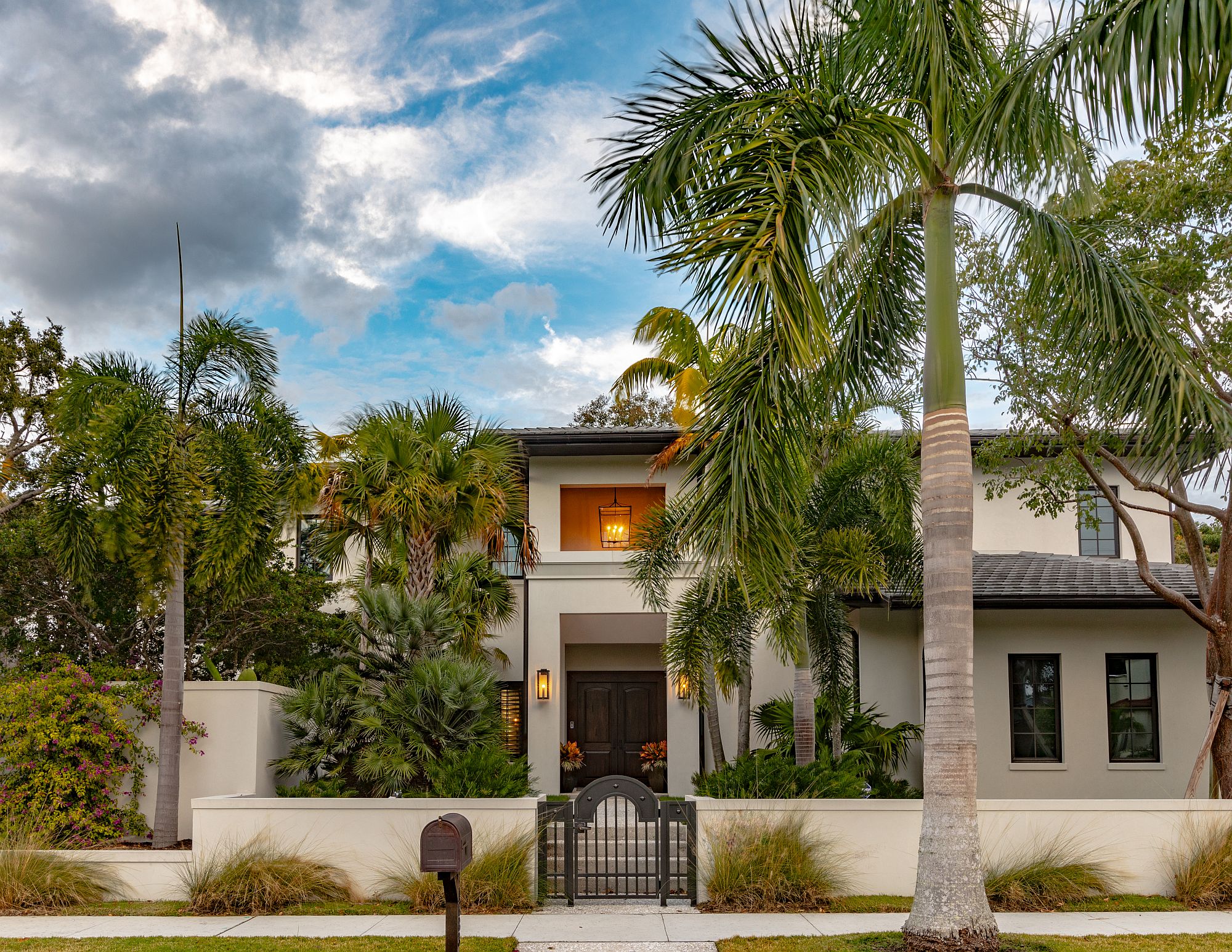 Casual Sophistication Meets Modern Luxury at this Majestic Home in Florida