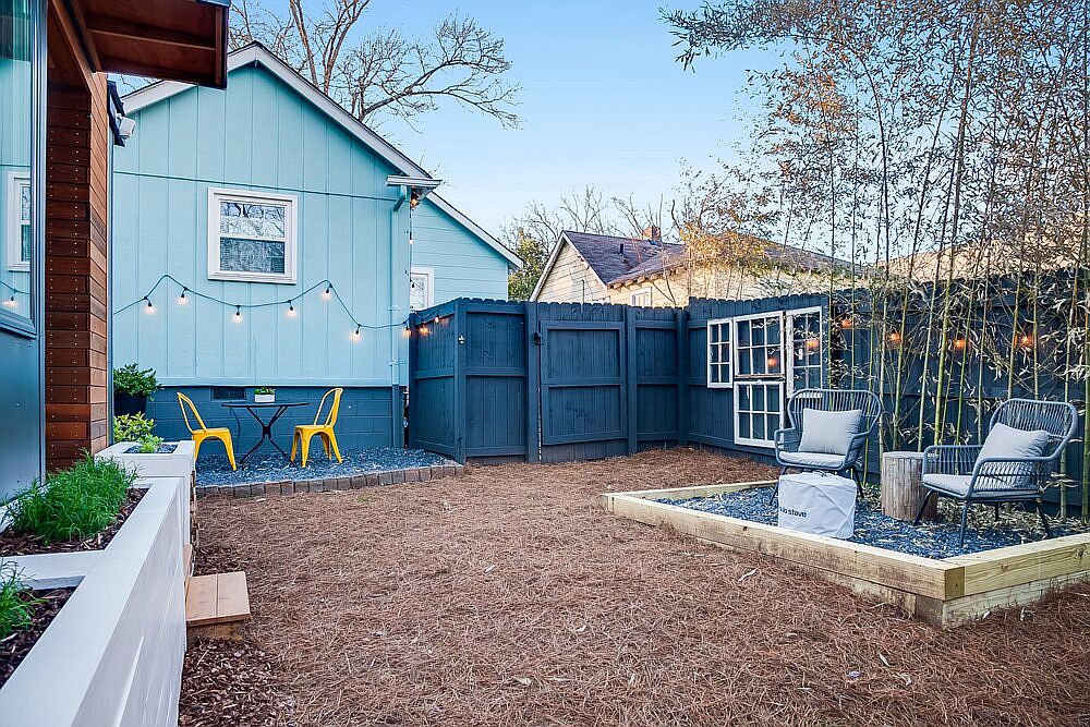 Private yard around the tiny house in Atlanta that you can rent