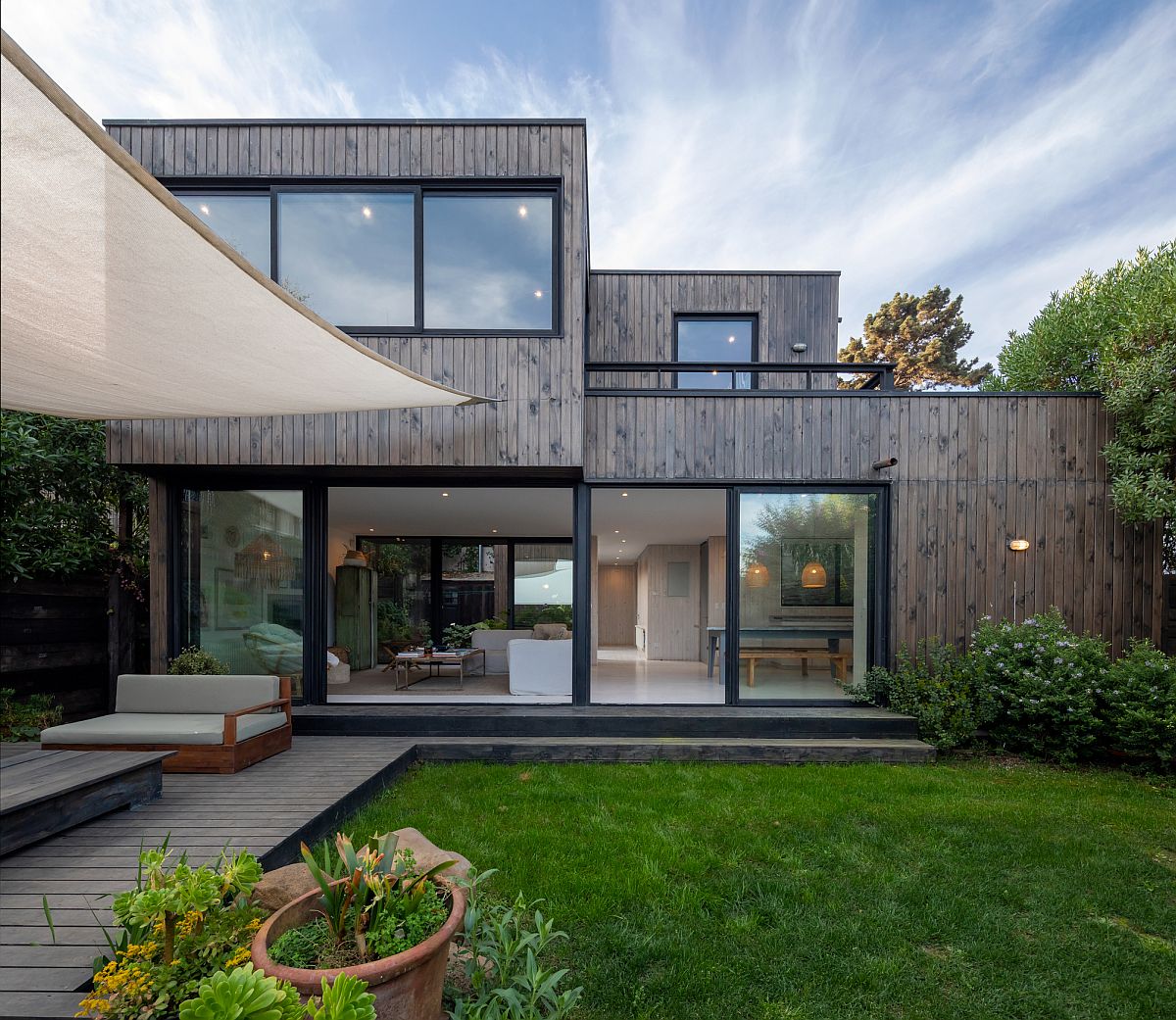 Two Patios House in Chile with views of the Pacific on one side and sunshine on the other