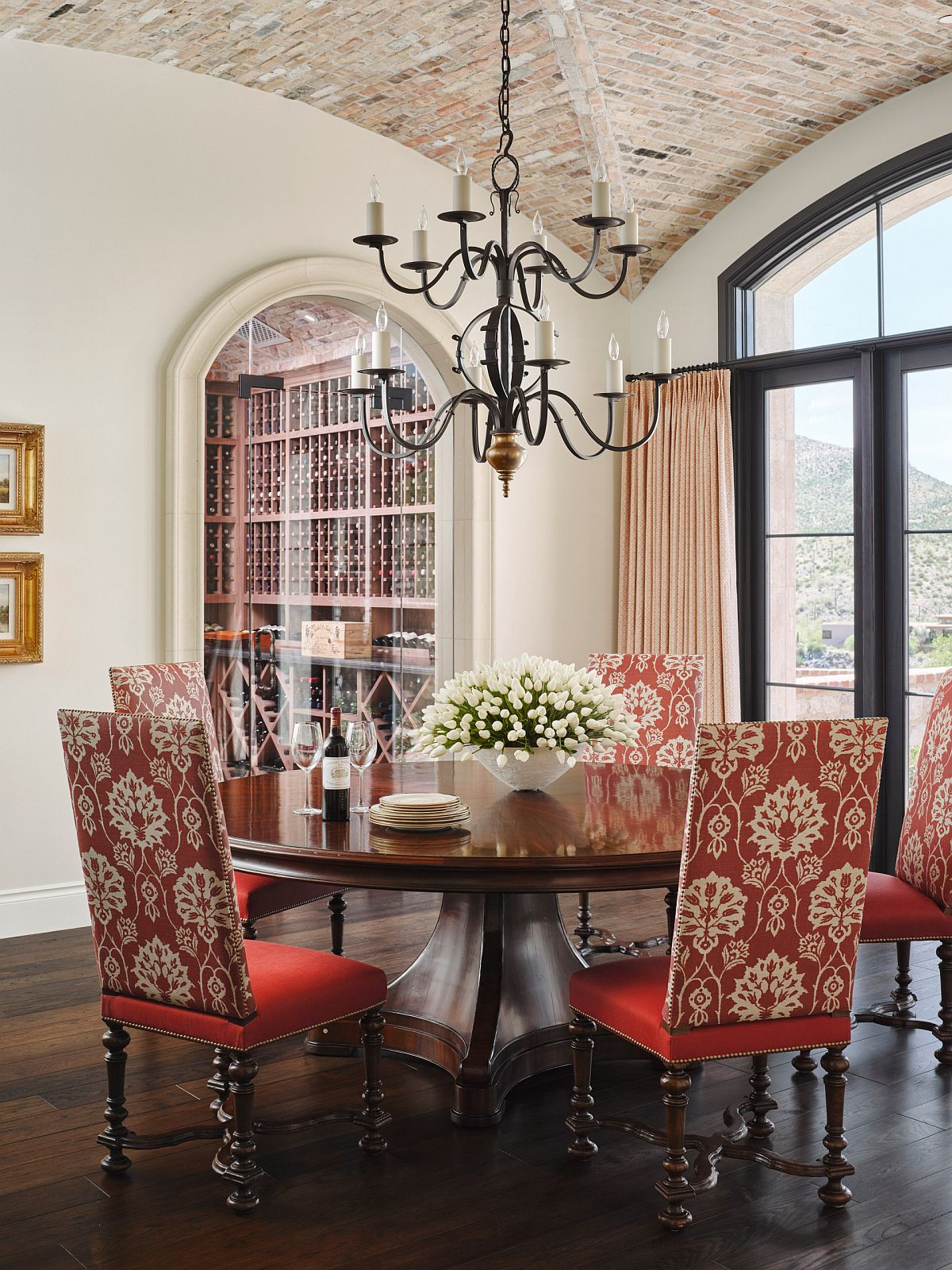 A perfect setting for a small festive feast as you head into fall and the Holiday Season ahead