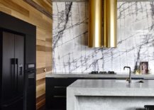 Bold-metallic-hoods-along-with-marble-backsplash-in-the-kitchen-shape-a-lovely-focal-point-43989-217x155