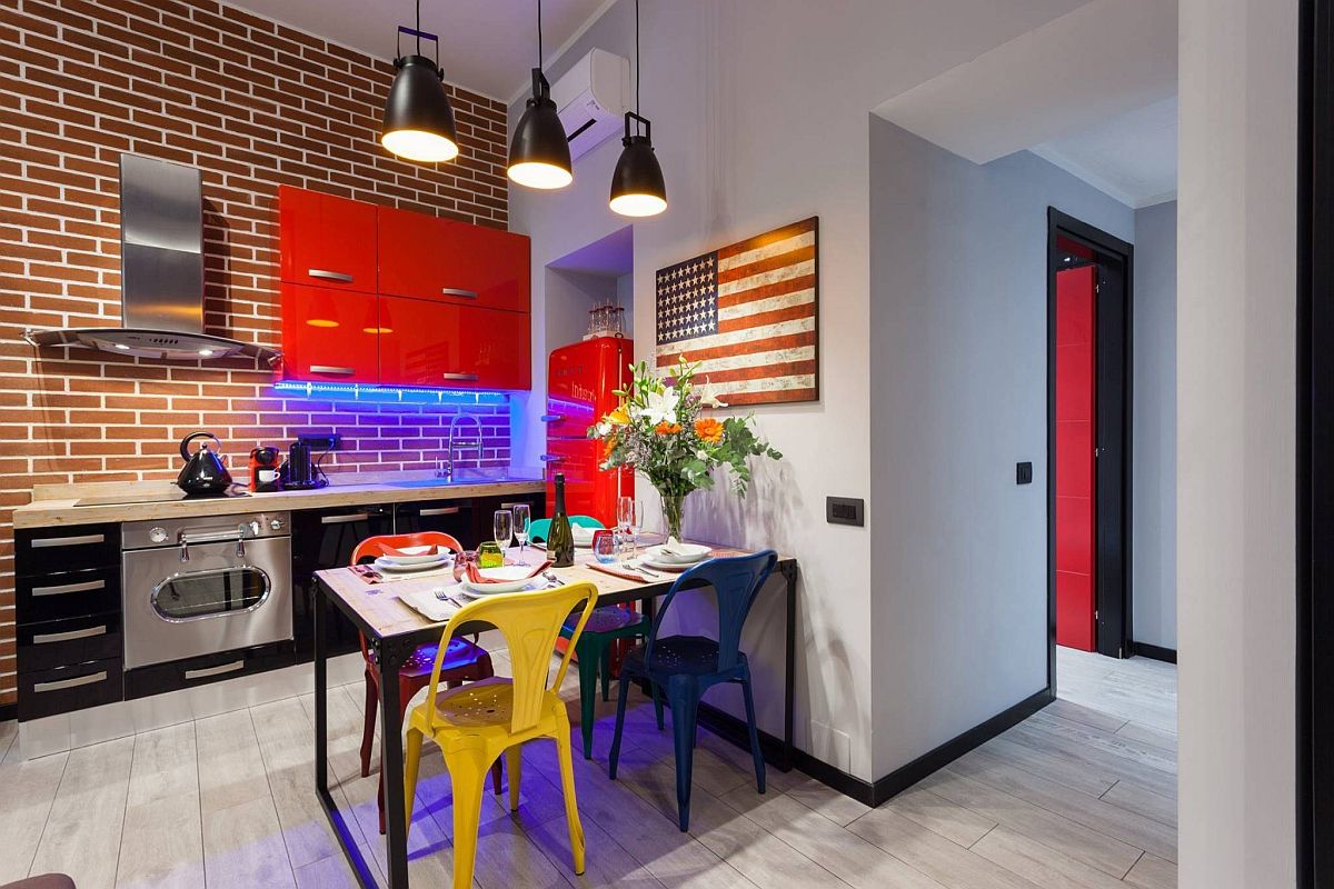 Bringing-the-exposed-brick-wall-to-the-small-industrial-eat-in-kitchen-with-urbane-appeal-70577