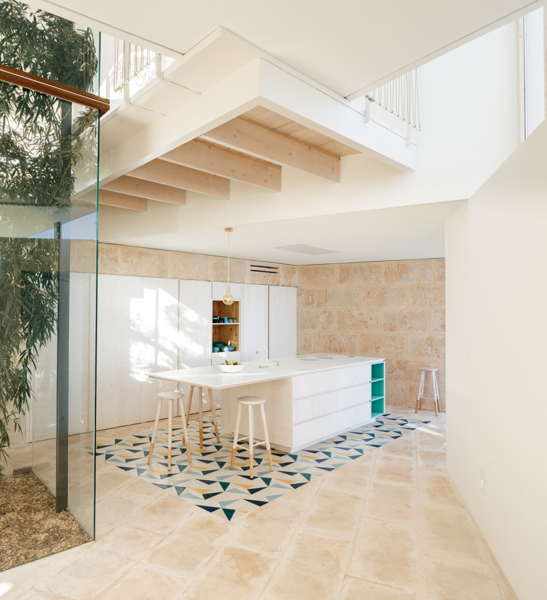 Colorful-cement-tile-in-a-modern-kitchen-81684