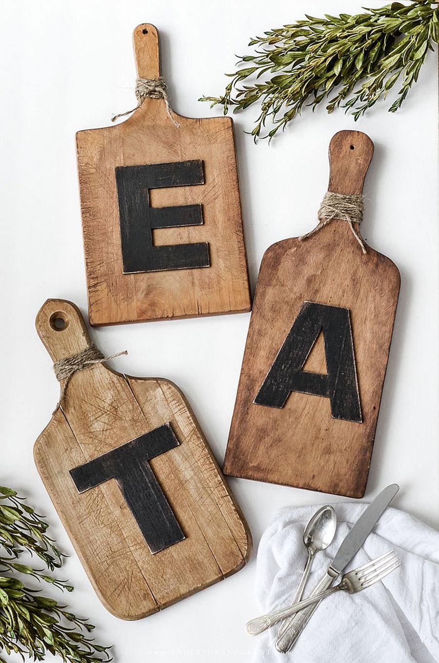 Gorgeous DIY Cutting Board Wall Art is the perfect DIY for the modern kitchen with a difference