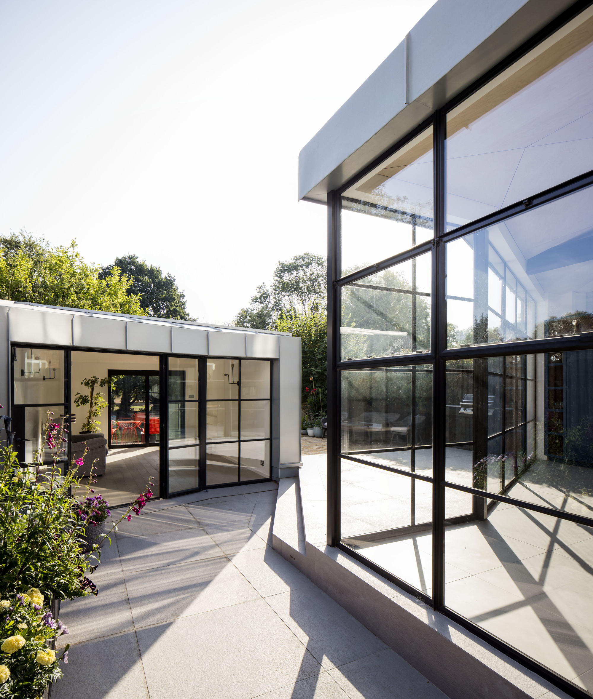 New-rear-extension-and-garden-room-of-the-house-with-glass-walls-and-ample-natural-light-86319