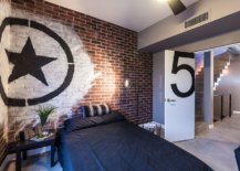 Turn-the-exposed-brick-wall-into-the-highlight-of-the-bedroom-with-graffiti-69966-217x155