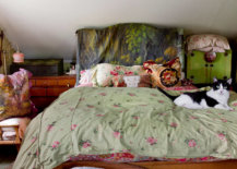 Ultra-small-bohemian-bedroom-with-colorful-textiles-and-seamless-bohemian-charm-77516-217x155