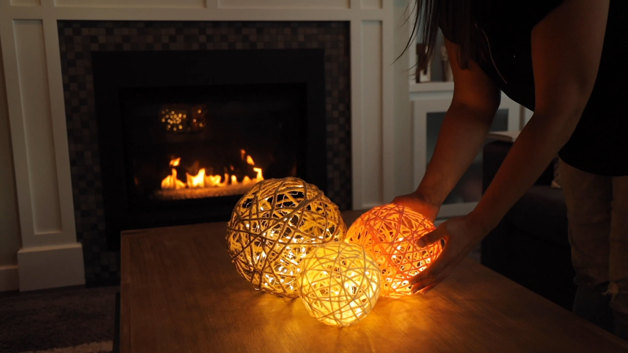 DIY Fairy Light Lanterns That Perfectly Blend Rustic and Chic Decoist