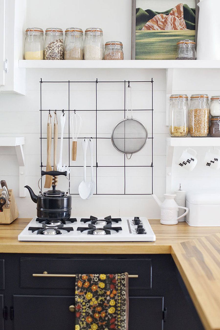 A simple wiry frame can transform the kitchen by creating a more organized countertop