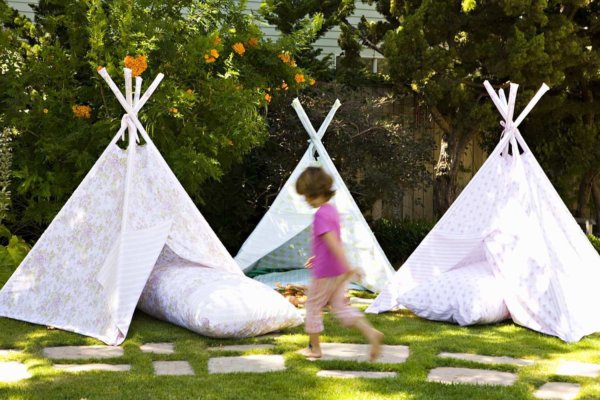 How to Create a Kid-Friendly Backyard that Even Adults Can Enjoy