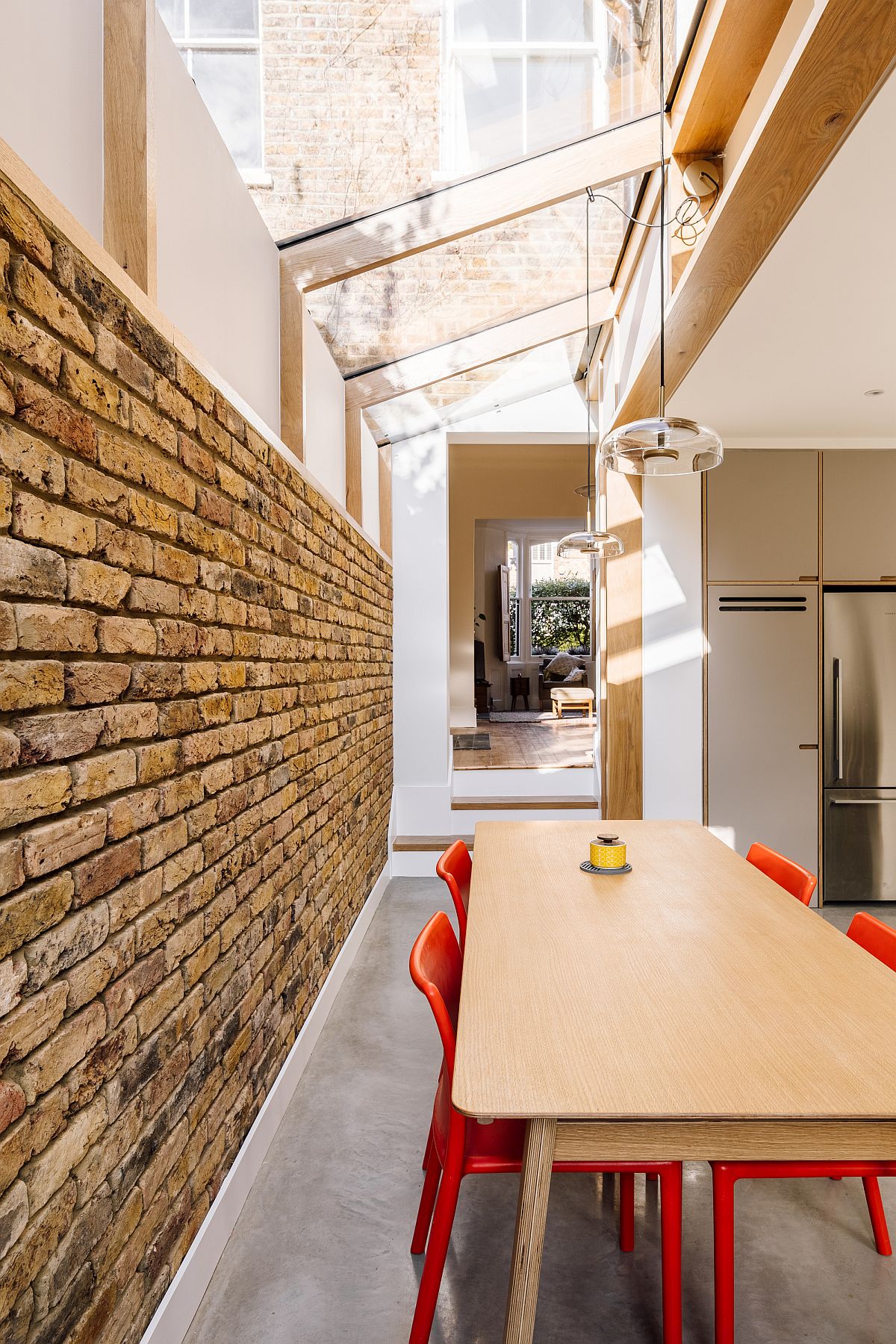 Dining-area-under-the-roof-light-of-the-kitchen-gives-you-the-experience-of-eating-outdoors-51682