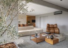 Exposed-concrete-beams-and-pillars-bring-a-different-textural-element-to-the-contemporary-interior-20161-217x155