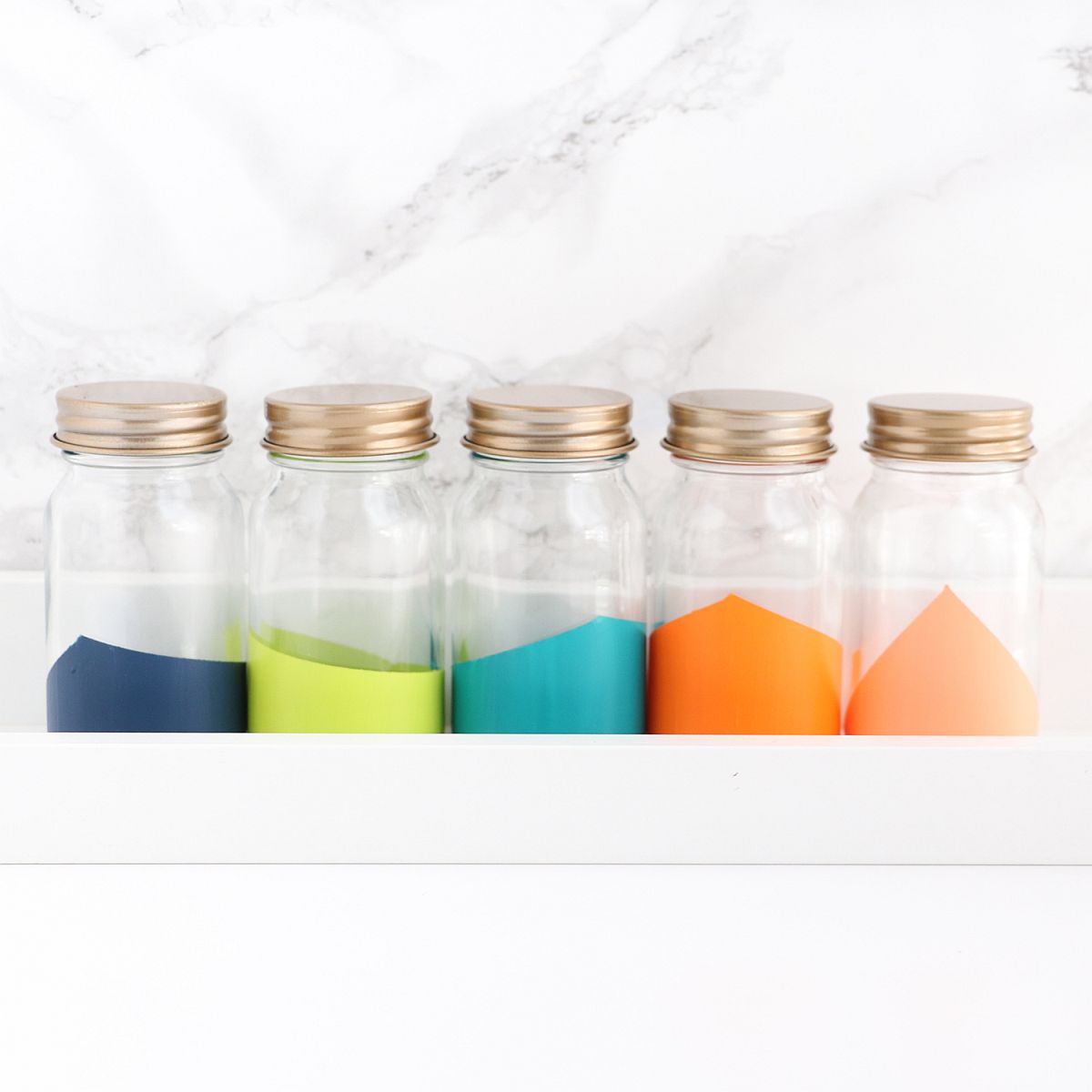 Fabulous DIY color-blocked spice jars for the chic and space-savvy kitchen