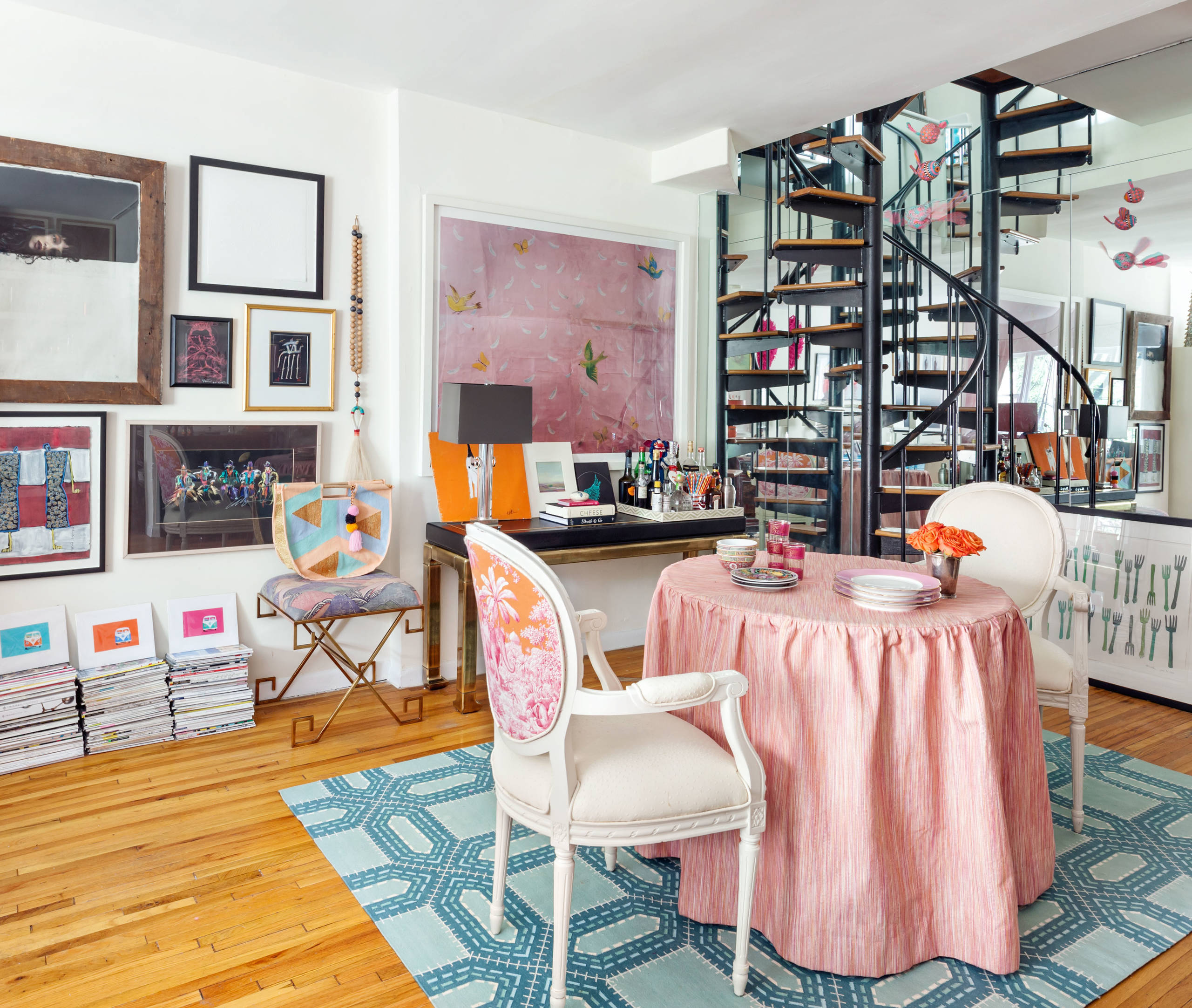 Gorgeous and elegant dining room with shabby chic influence and delightful use of color