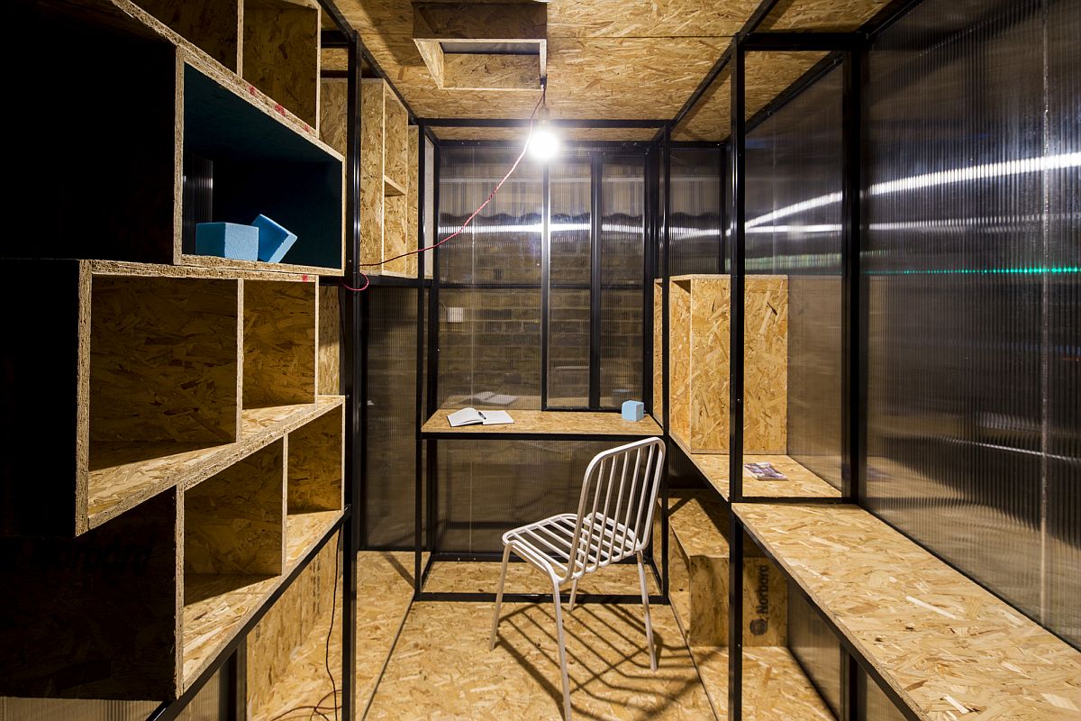 Minimal-and-flexible-interior-of-the-Mimima-Moralia-in-wood-with-a-steel-frame-and-translucent-skin-60691
