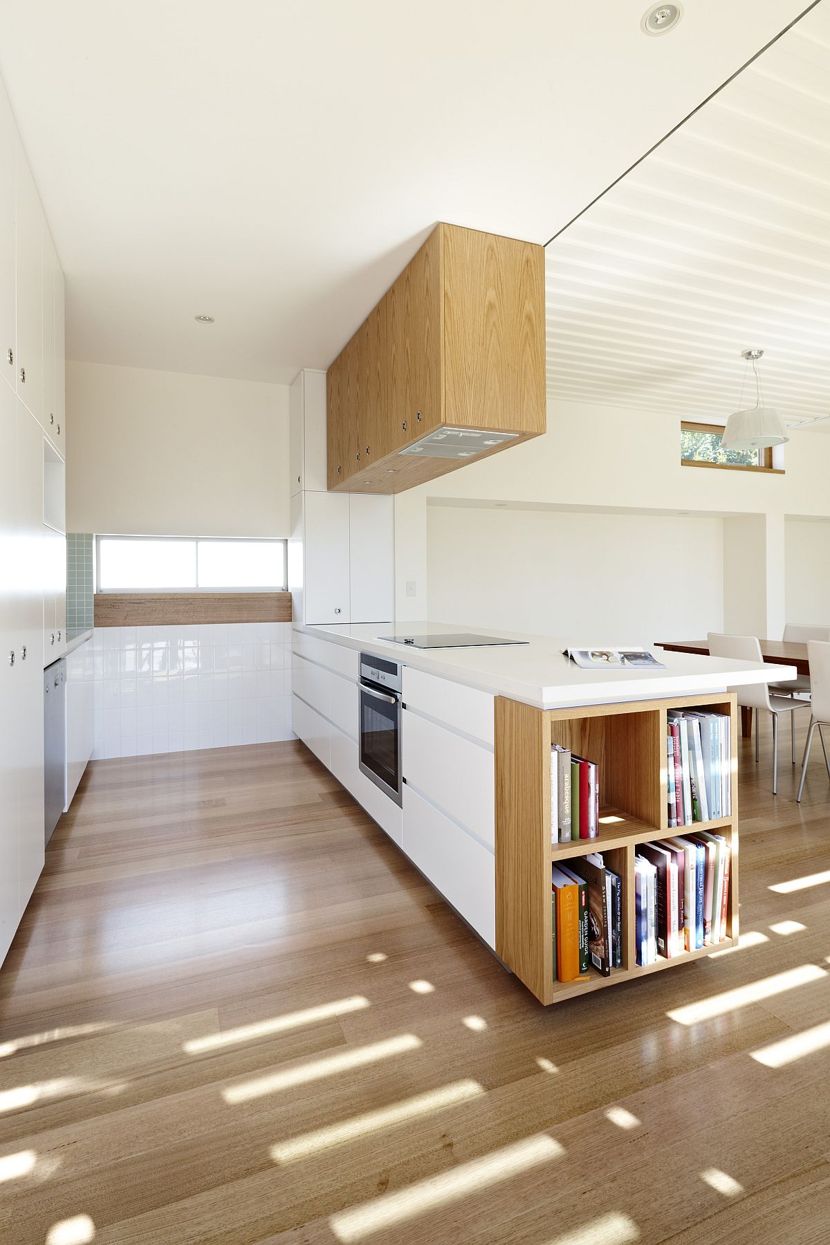 New-design-of-the-house-brings-natural-light-into-the-smart-St