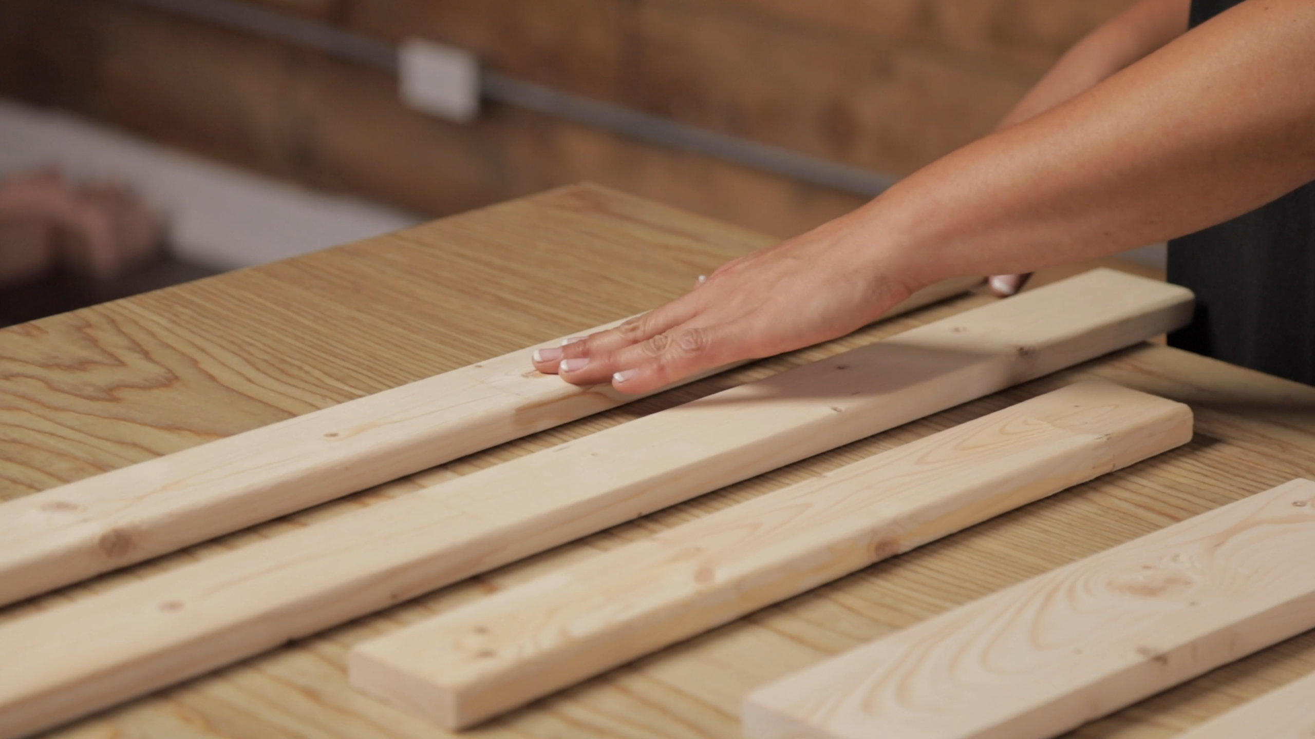 Pine wood is best for this planter box