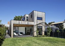 Wooden-rear-extension-for-Californian-bungalow-in-Melbourne-leaves-the-street-facade-unaltered-56706-217x155