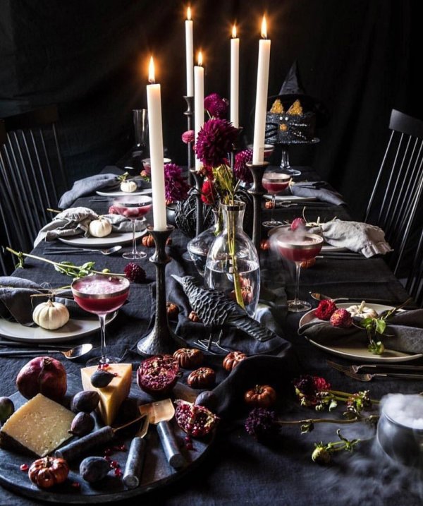 Halloween Dining Table Decorations From The Fun To The Spooky Decoist