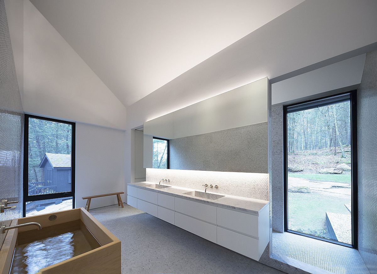 Contemporary-bathroom-of-the-house-with-freestanding-bathtub-and-minimal-style-26929