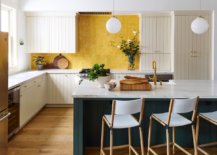 Dark-green-kitchen-sialnd-and-a-brilliant-yellow-backsplash-for-the-chic-farmhouse-kitchen-34963-217x155
