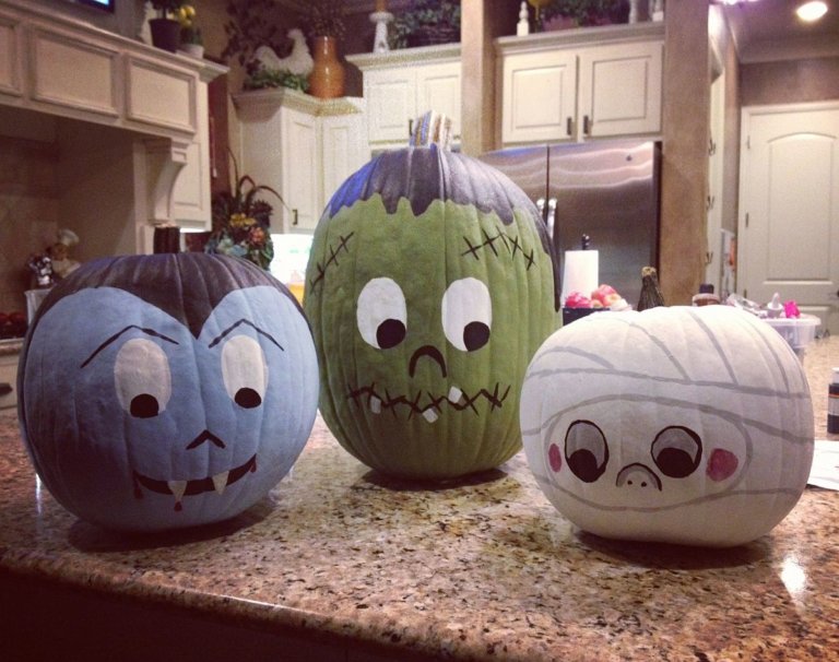 20 Easy Painted Pumpkin DIYs for a Fun and Safe Halloween | Decoist