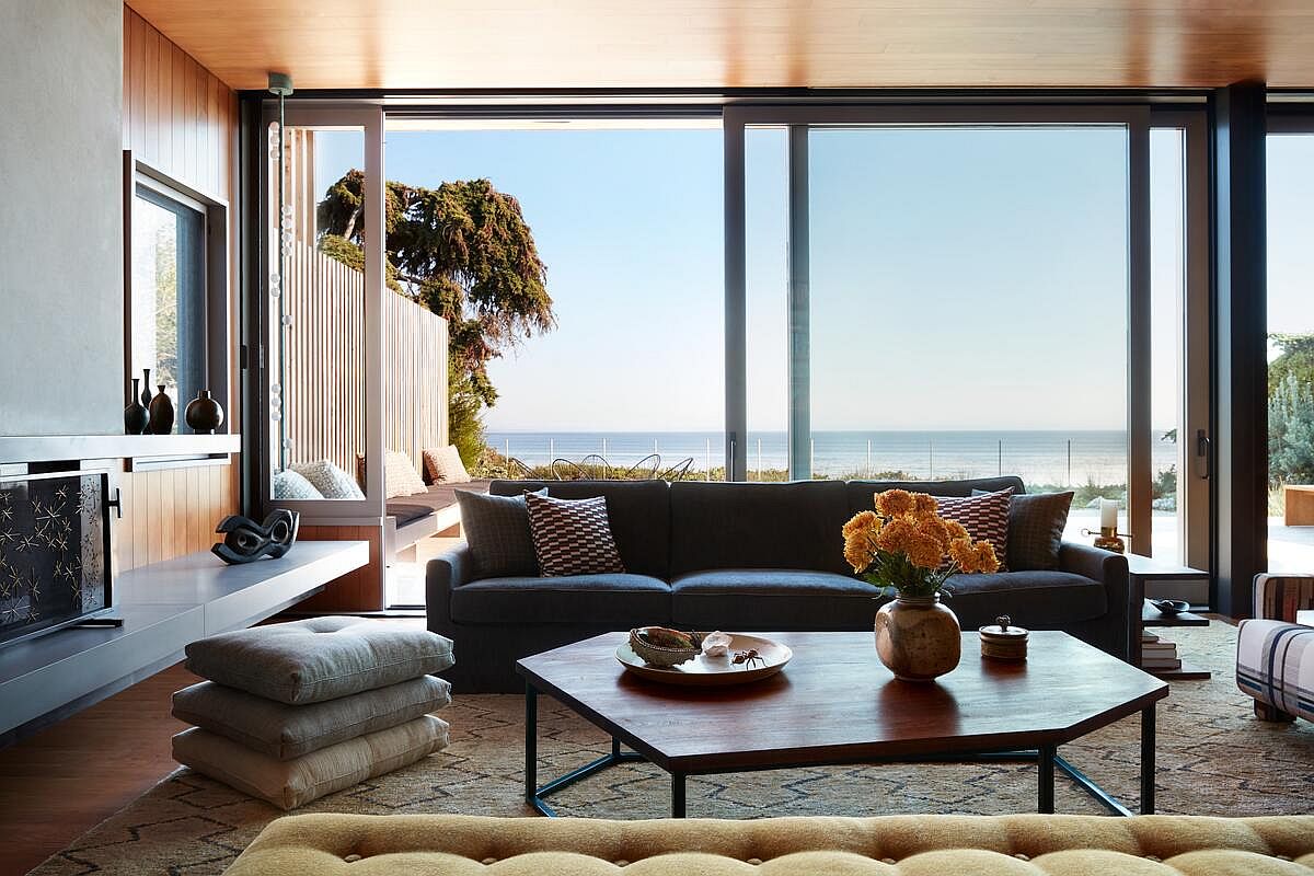 Modern-beach-style-retreat-in-California-with-an-open-plan-living-space-that-is-connected-with-the-deck-outside-16001