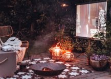 Outdoor-cinema-idea-in-the-garden-at-its-cozy-best-83615-217x155