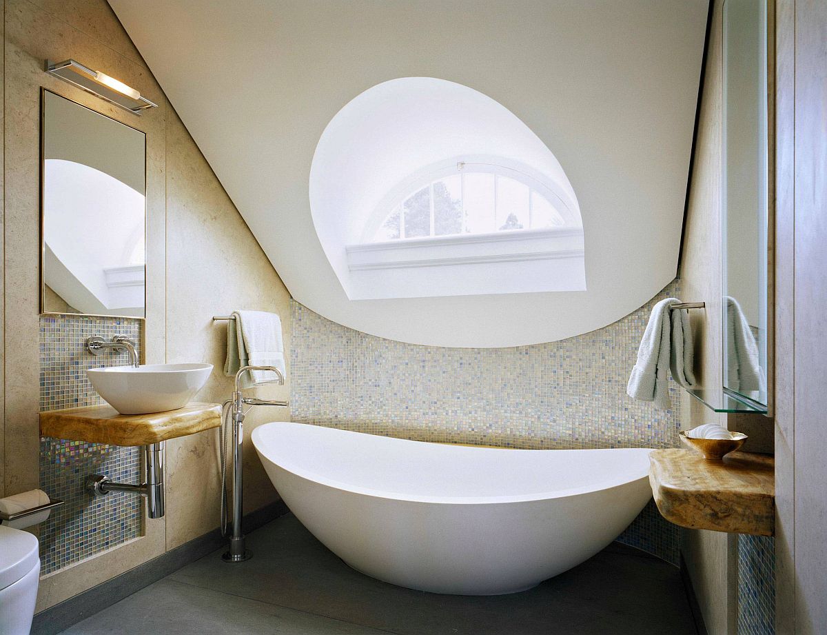 Smart-freestanding-bathtub-fits-into-even-the-smallest-of-bathrooms-with-ease-19839