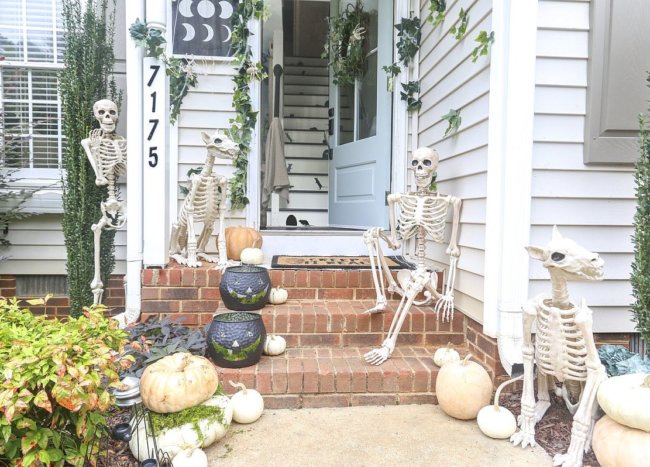 Halloween Decorating for the Front Porch: Steal the Spotlight! | Decoist