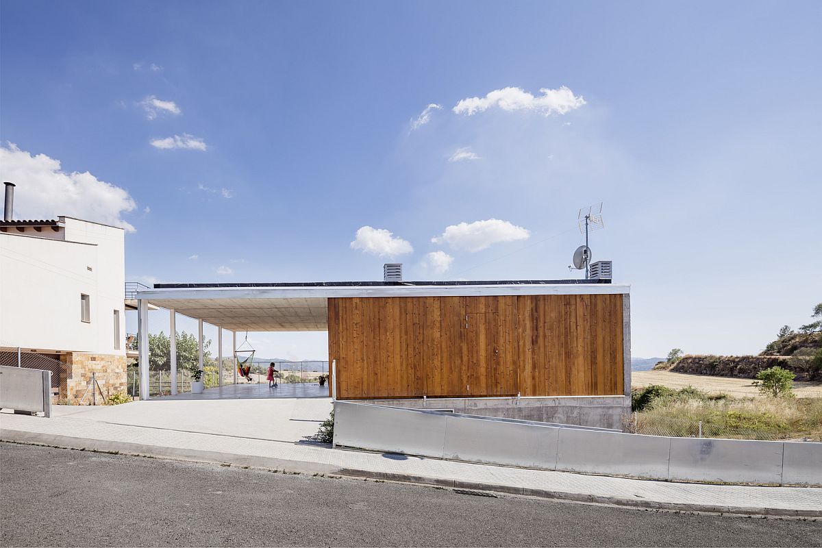 Street facade of the modern and open Calders House designed by narch in Spain