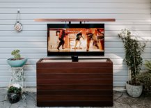 Fabulous-walnut-TV-cabinet-brings-great-flexibility-to-the-interior-and-can-be-used-outdoors-as-well-87520-217x155