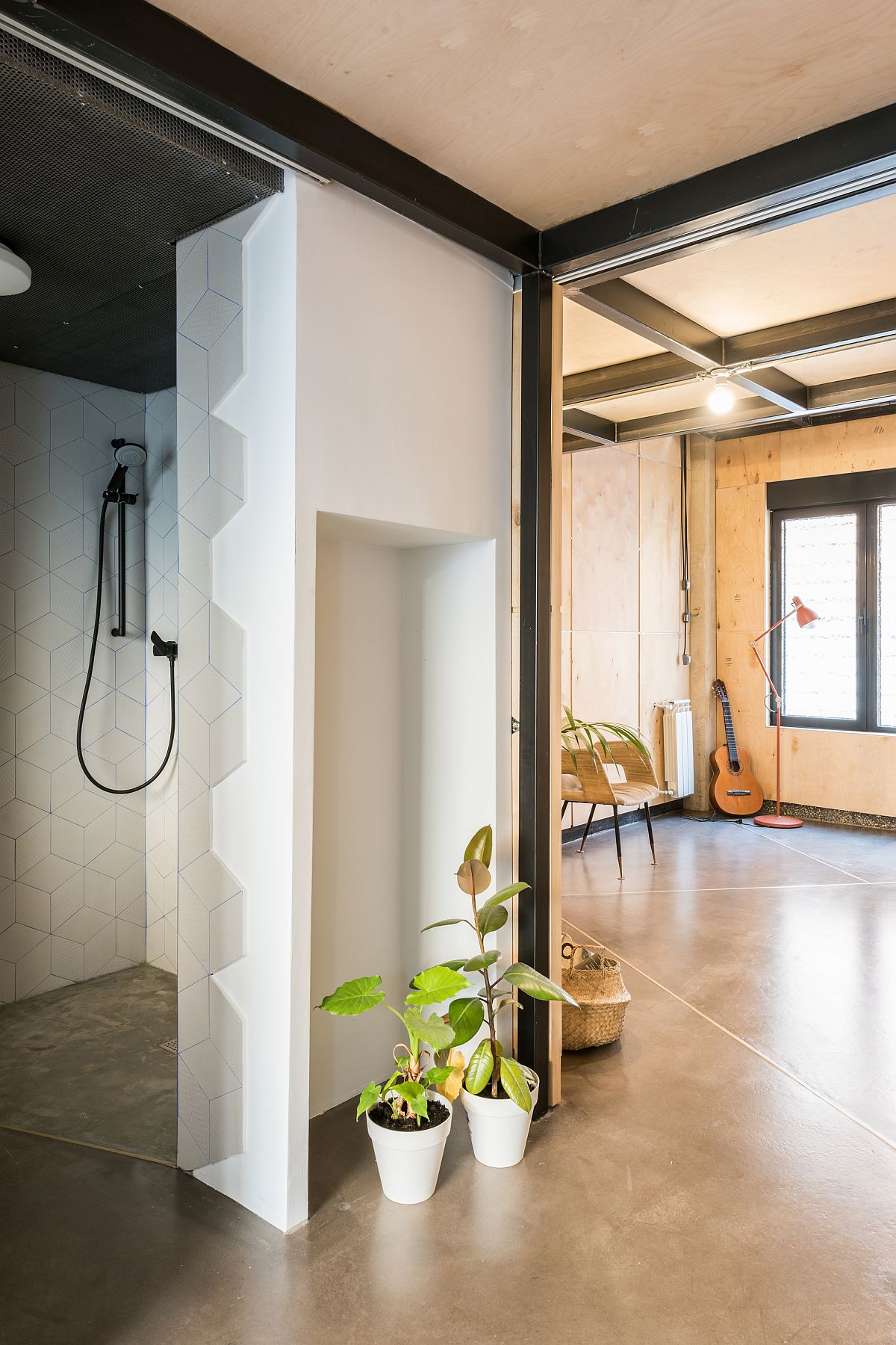 Closer-look-at-the-bathrooms-and-bedrooms-of-the-revamped-Barcelona-home-41621