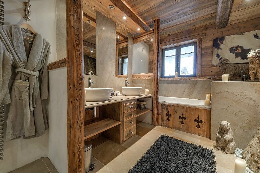 Cozy-bathroom-of-the-luxuy-chalet-with-a-bathtub-that-keeps-you-warm-and-fresh-17045