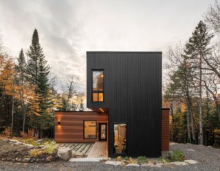 Five Factory-Built and Assembled Modules Bring Sustainability to This Québec Home