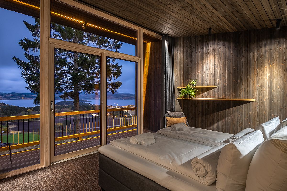 Delightful-views-of-the-scenic-landscape-from-the-new-hotel-rooms-in-wood-83344