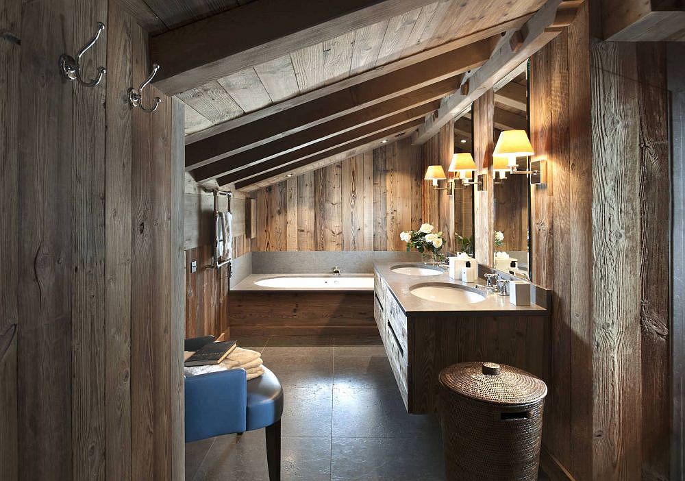 Ensuite bathroom of the master bedroom tha is completely draped in wood