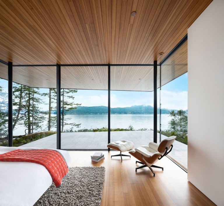 Ocean, Mountains and Forest Canopy Comes Indoors at this Island House ...