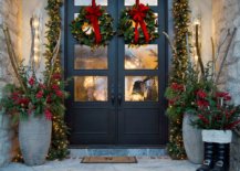 Homemade-garland-wreaths-and-lighting-ideas-for-the-festive-entryway-86855-217x155