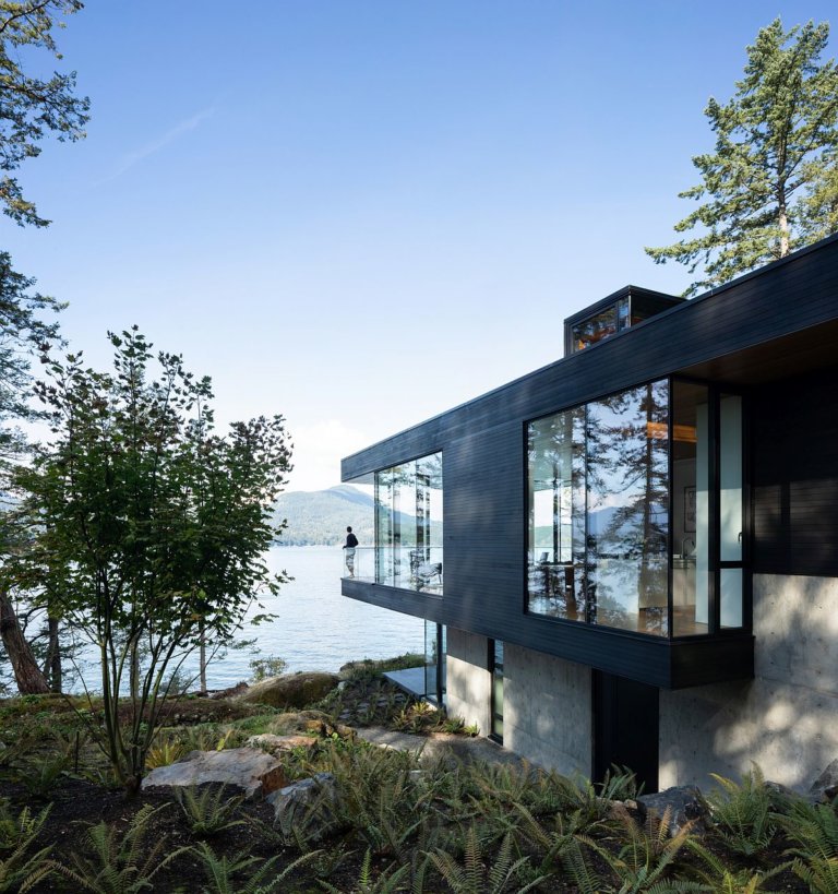 Ocean, Mountains and Forest Canopy Comes Indoors at this Island House ...