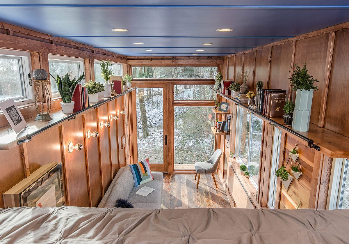 Shelves on the level of the loft bed