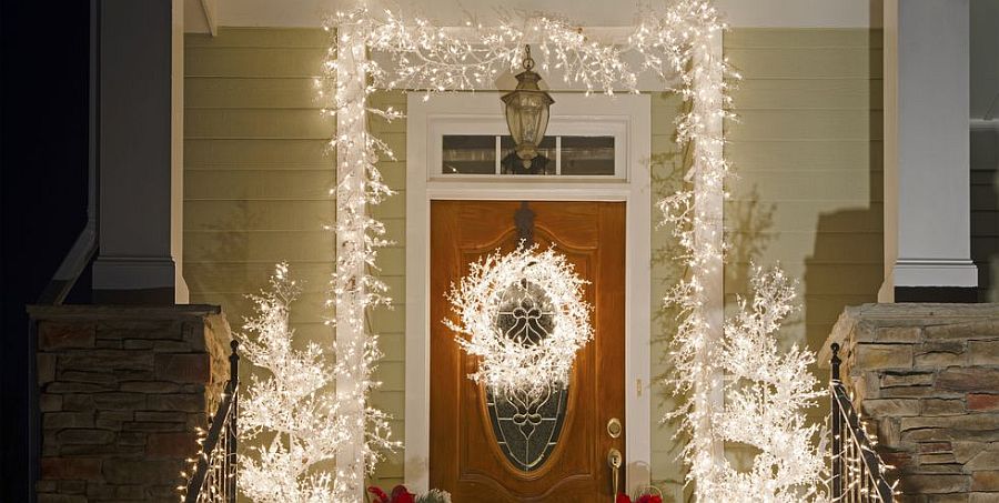 Spectacular-entryway-idea-to-welcome-home-a-white-Christmas-45651