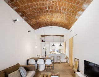 Vaulted Ceiling in Ceramics Inspires Transformation of this Barcelona Home