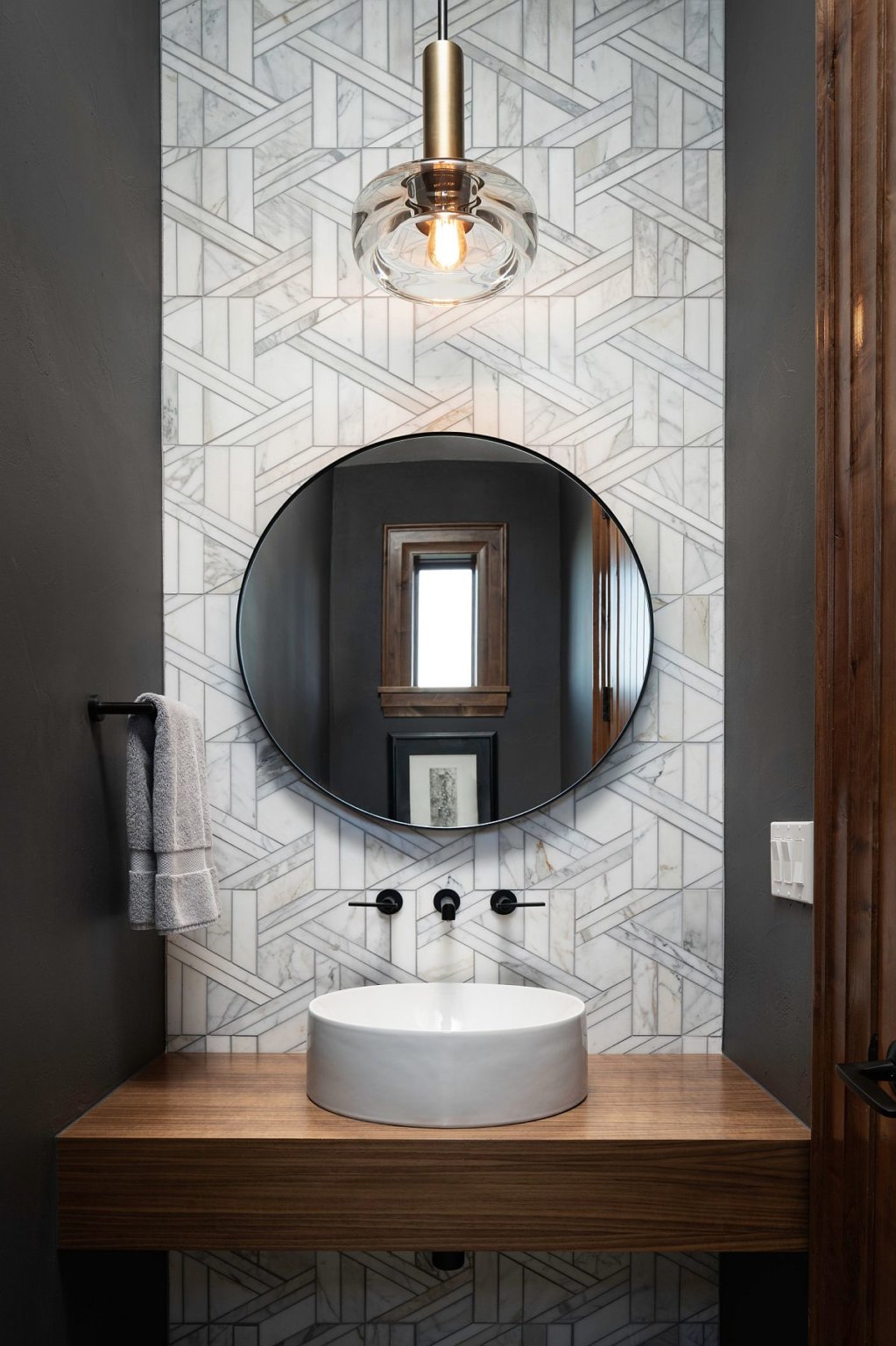 Be the Perfect Host Powder Room Design and Color Trends for the New