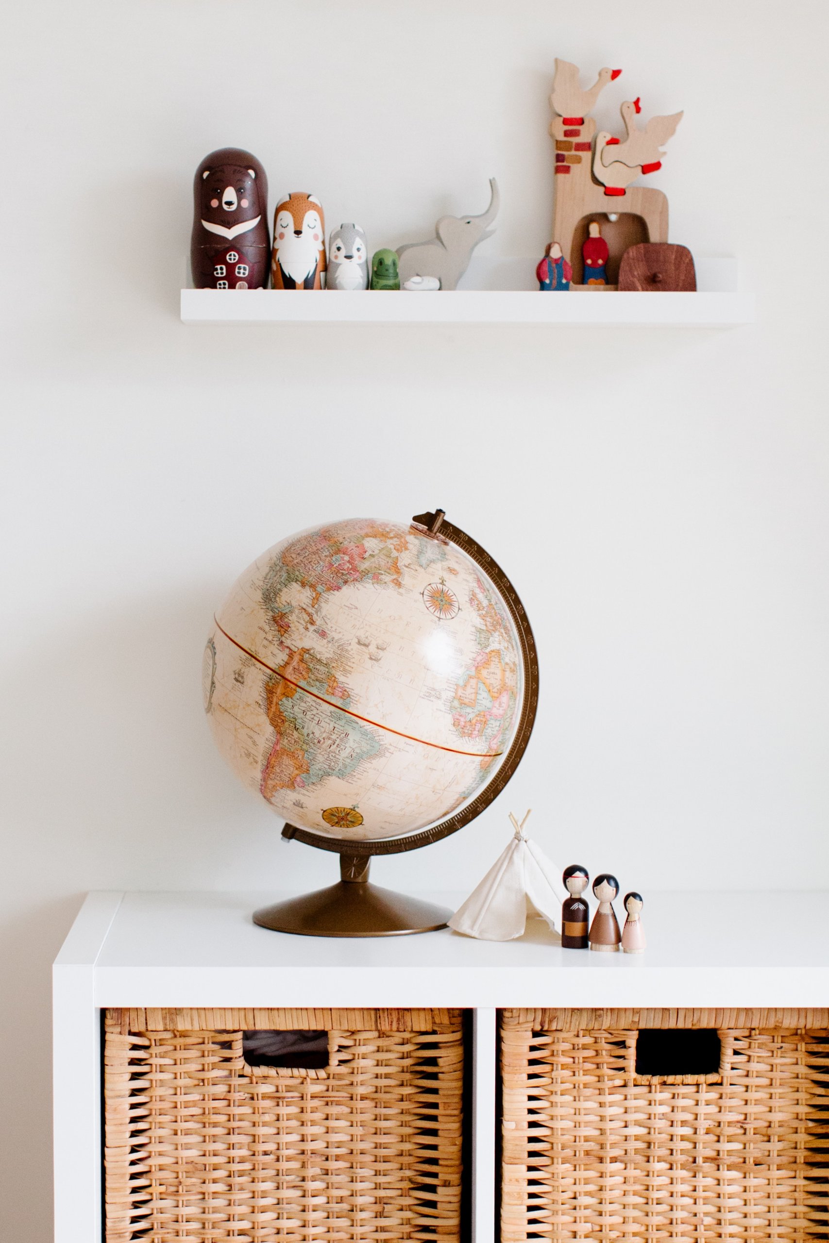 Stuffed animal storage cabinet