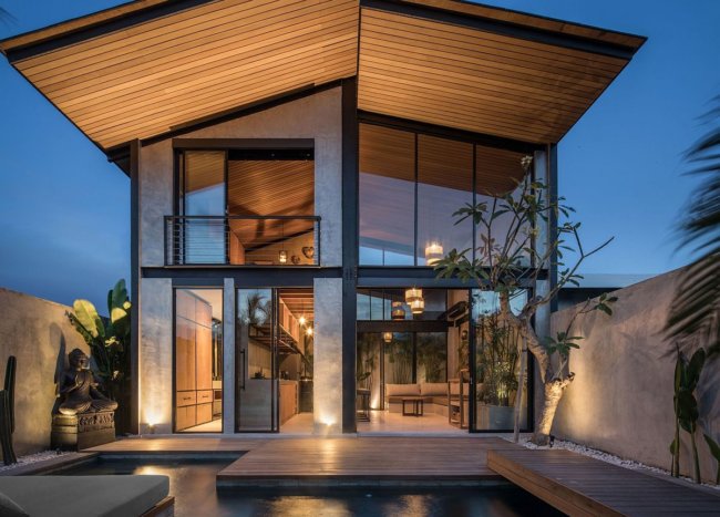 Space-Savvy Modern industrial Loft Charms with a Relaxing Pool and Deck