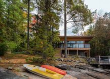 Access-from-the-lake-makes-the-vacation-retreat-even-more-memorable-75052-217x155