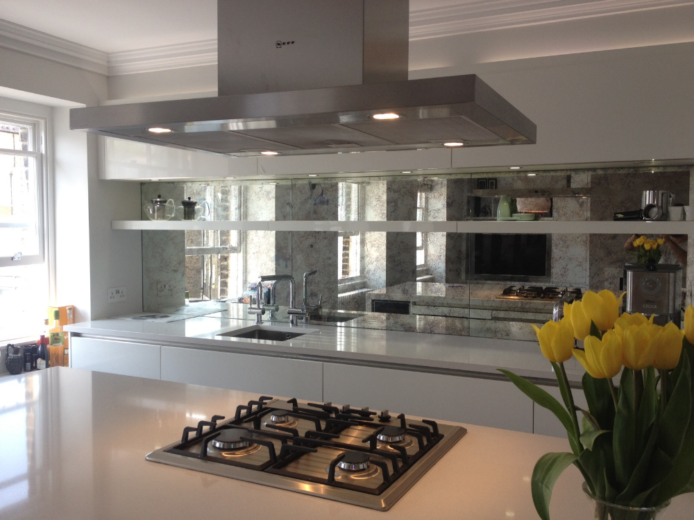 Beautiful kitchen mirror backsplash