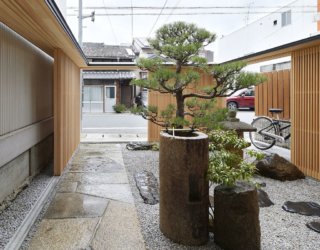 Japanese Garden Hidden Behind Latticed Wooden Doors: A Zen Experience