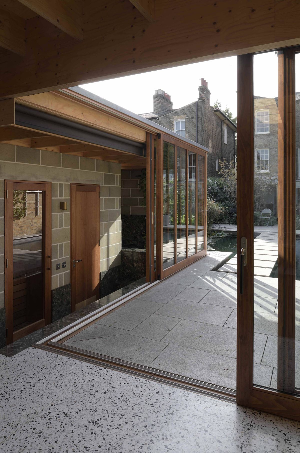 Space around the garden room flows into the landscape outside